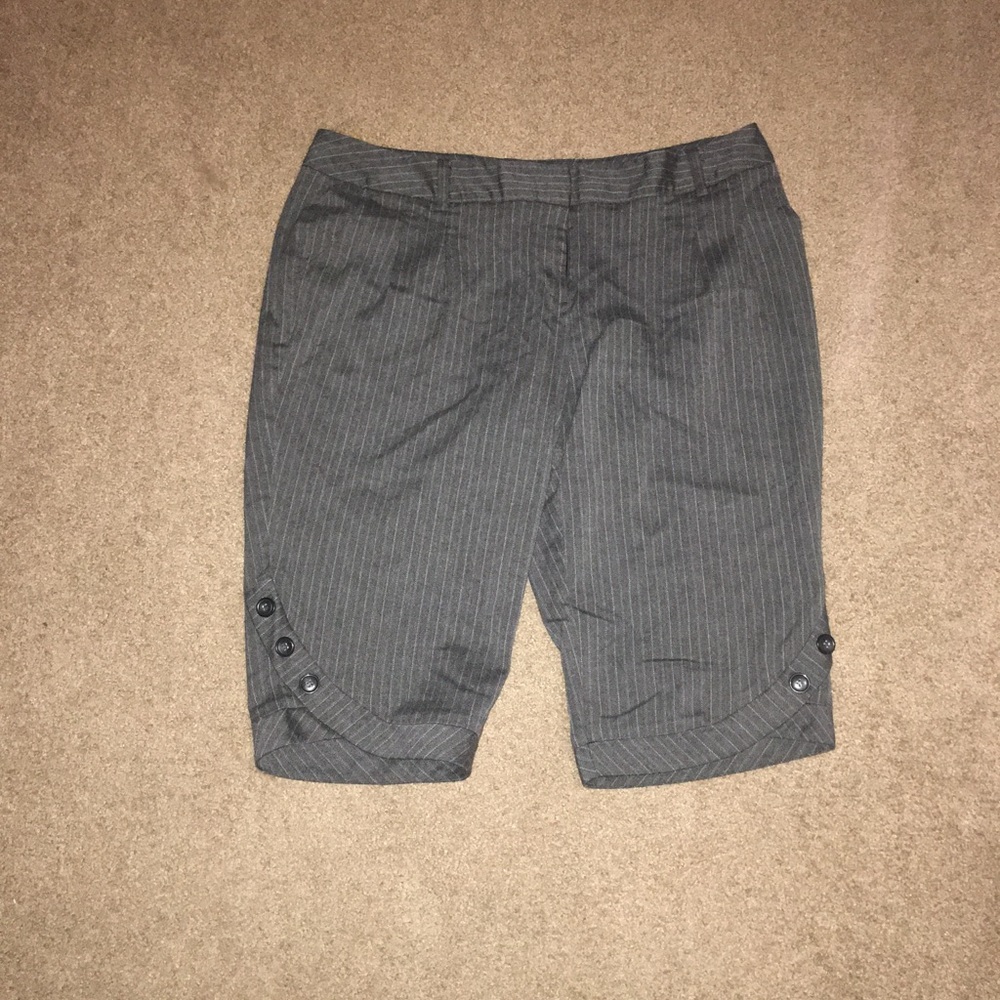 Gray striped dress capris with button detail